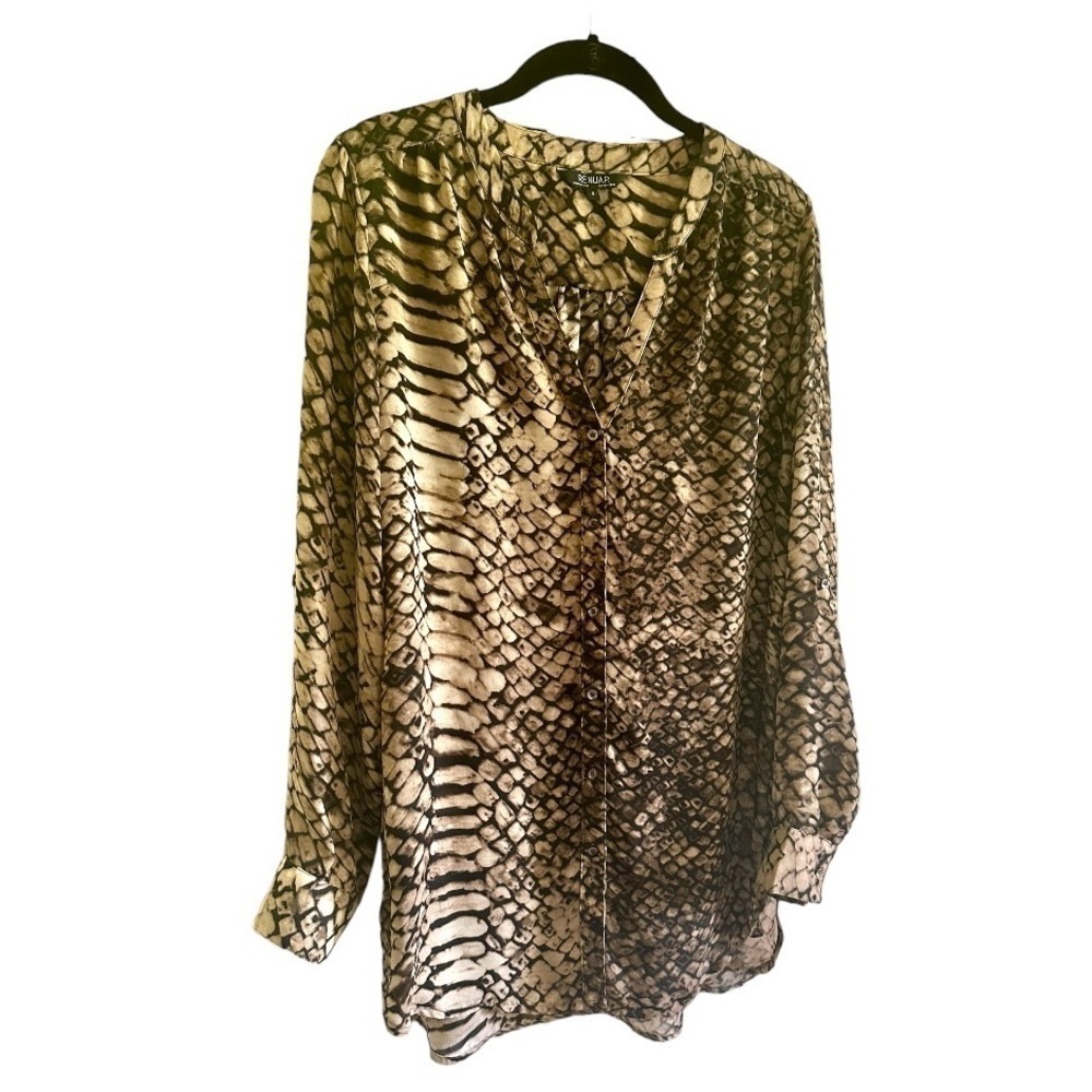 RENUAR, SEMI-SHEER, OVERSIZED SHIRT. LOOSE FIT, V-NECK. SIZE 4